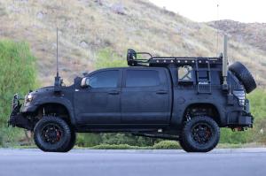 Toyota Tundra CrewMax 4x4 Zombie Apocalypse 2013 года 